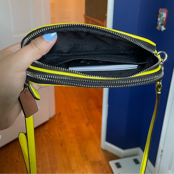 Coach x Peanuts Woodstock Crossbody - Picture 5 of 12